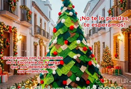 Azuaga da la bienvenida oficial a la Navidad con la inauguración de sus árboles de ganchillo